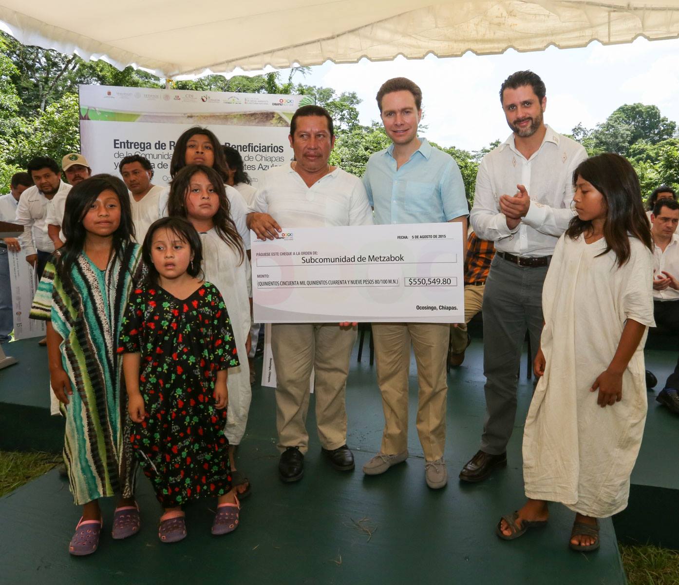 La CONANP y el Gobierno de Chiapas entregaron  ma s de seis millones de pesos comunidades de la Selva Lacandona. Foto Icoso.jpg