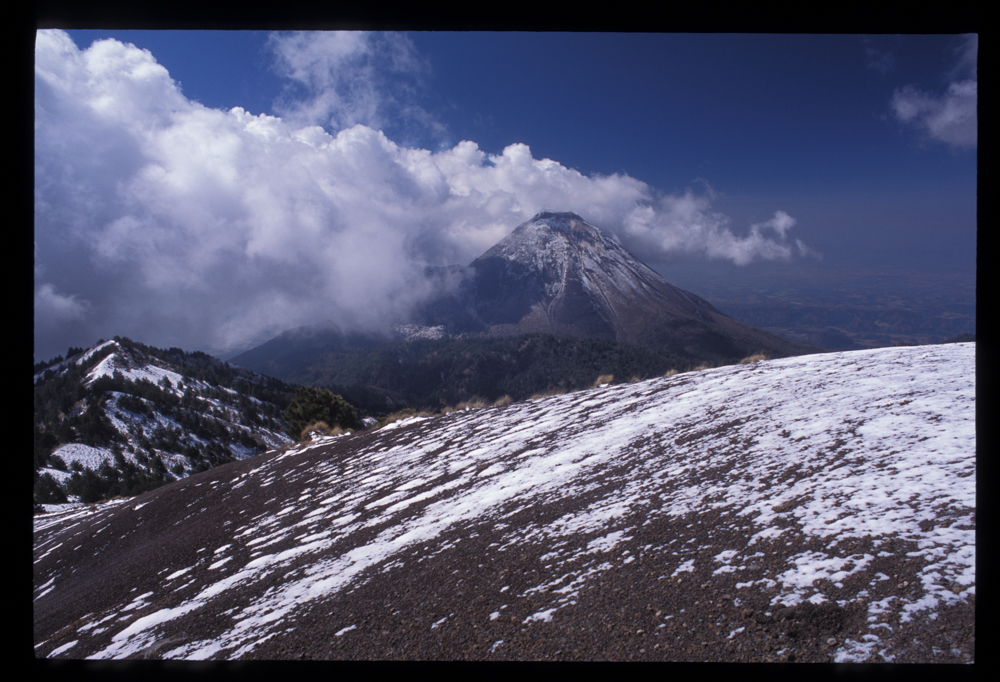 Nevado Colima Foto Archivo CONANP Alejandro Boneta 02.jpg