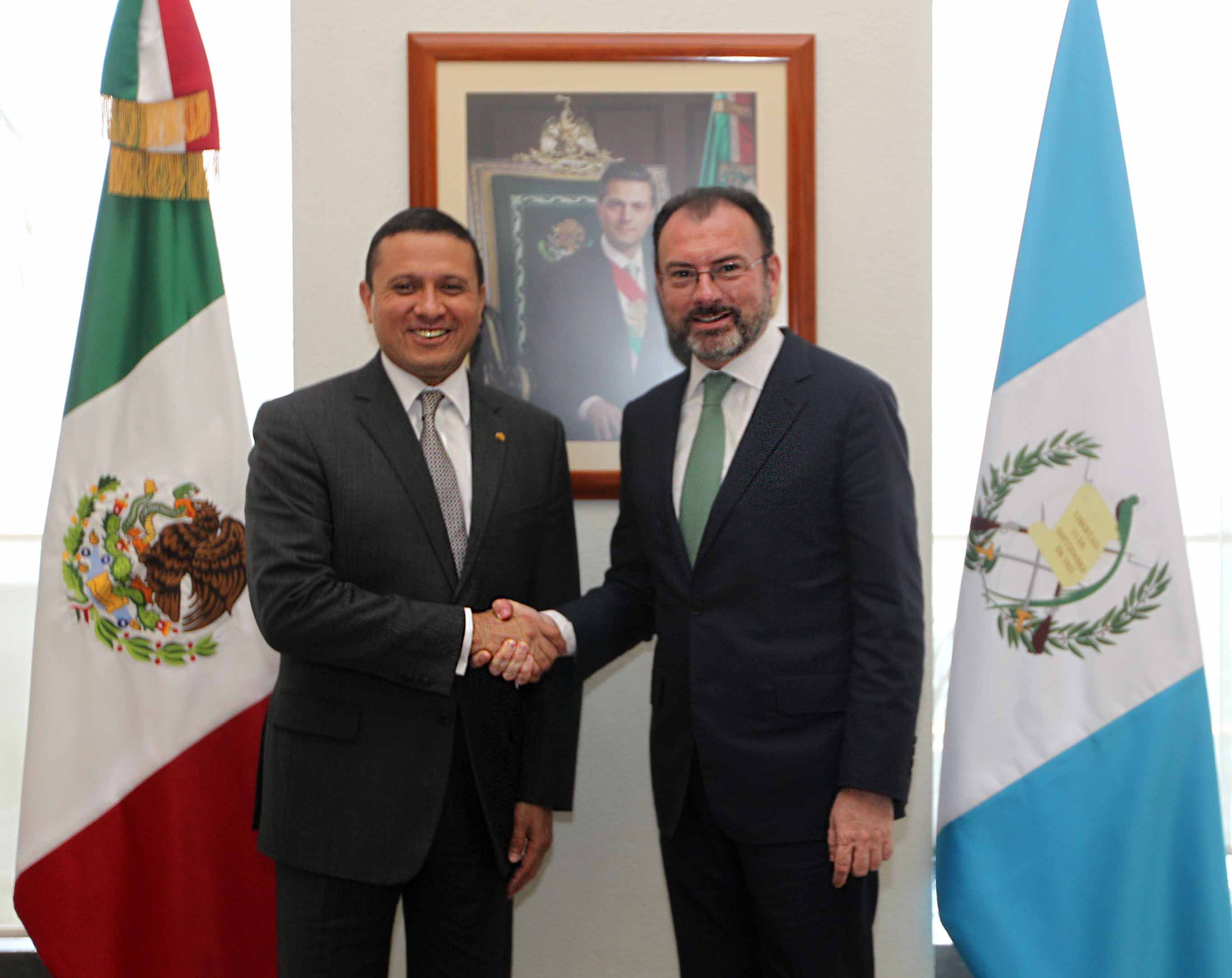 /cms/uploads/image/file/250210/FOTO_1__Encuentro_bilateral_Canciller_Luis_Videgaray_con_Carlos_Raul_Morales_Moscoso_Ministro_de_Relaciones_Exteriores_de_Guatemala.JPG