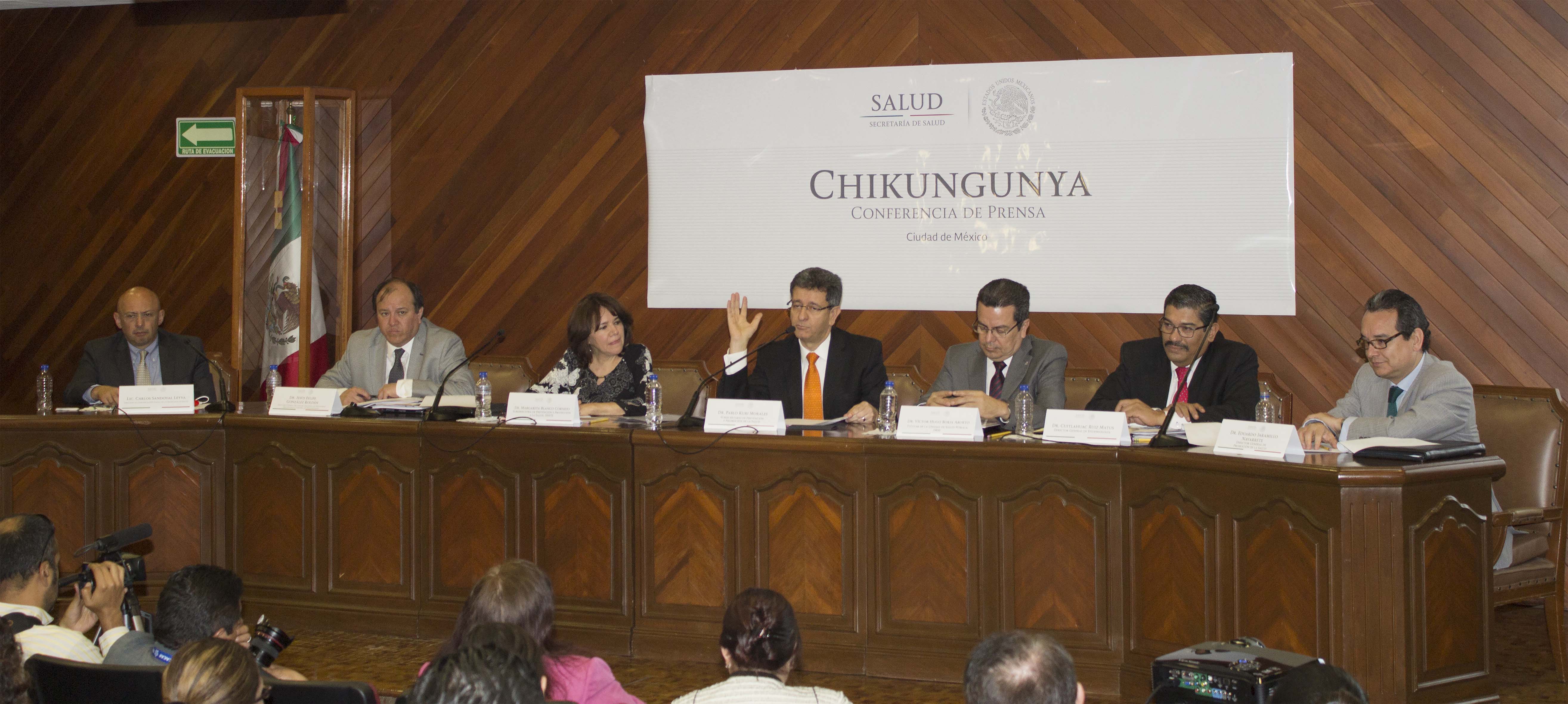 Conferencia de Prensa Chikungunya 260315  1 jpg