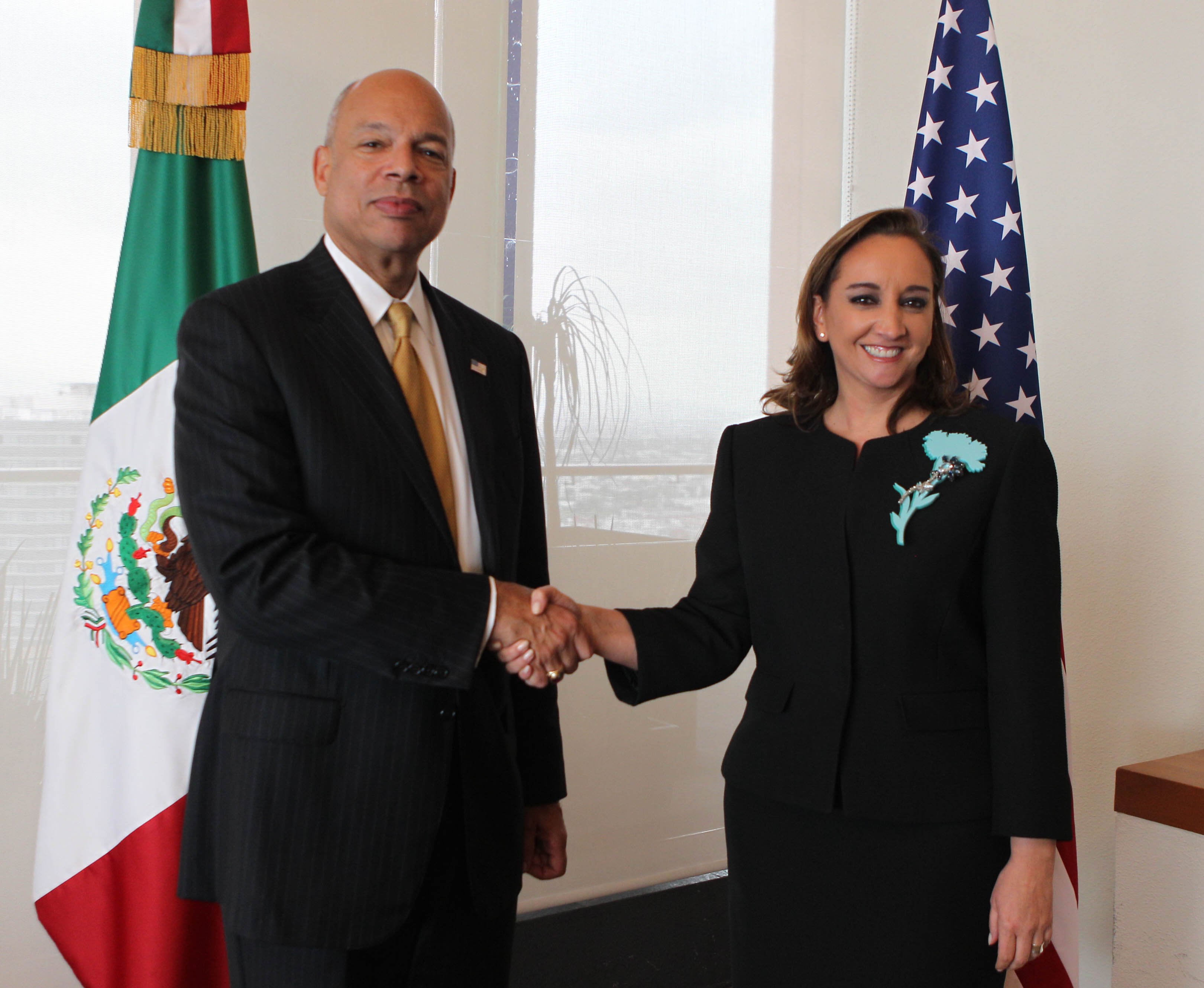 FOTO Canciller Claudia Ruiz Massieu con el Secretario de Seguridad Interna de Estados Unidos Jeh Johnson.jpg