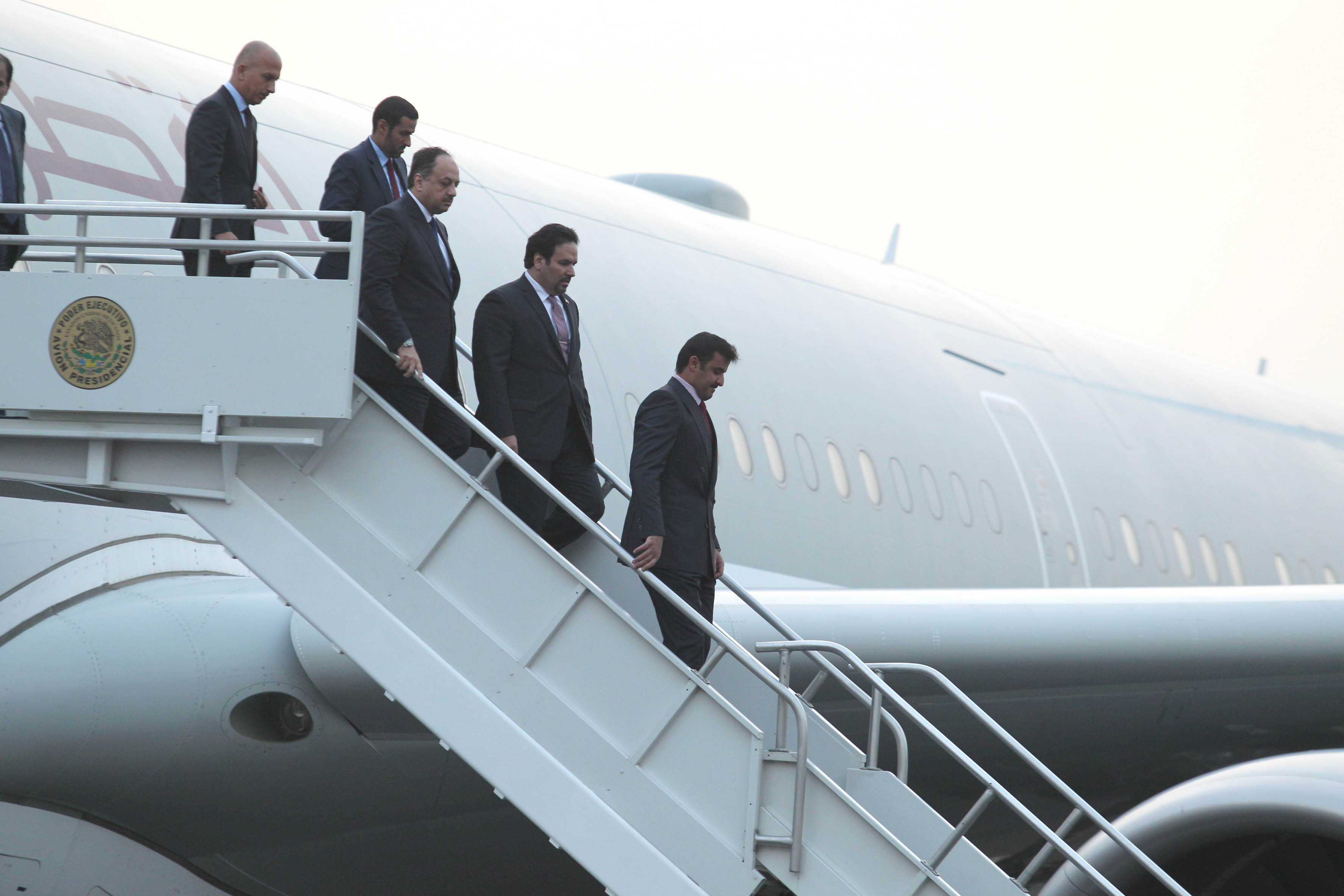 FOTO 1 Su Alteza  el Emir de Qatar  Jeque Tamim bin Hamad Al Thani   arrib  a la ciudad de M xico.jpg