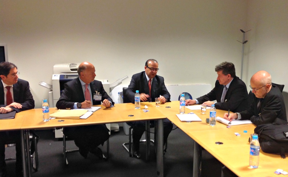 El Secretario del Trabajo con el Secretario General de la OCDE y el Director General de la OIT 5jpg