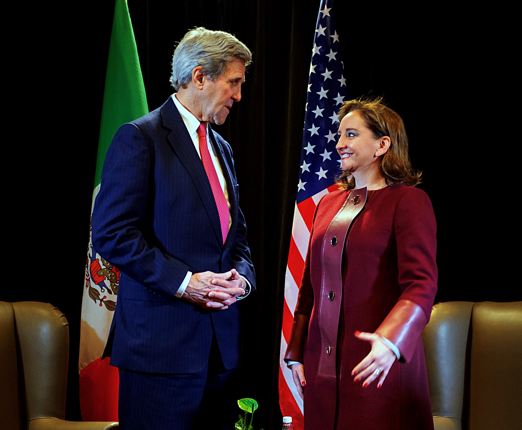 FOTO 2 Canciller Claudia Ruiz Massieu con el Secretario de Estado de Estados Unidos  John Kerry  Foto Departamento de Estado de EU jpg