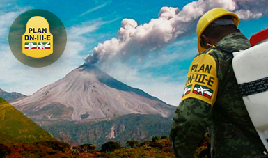 Militar del Ejército Mexicano en aplicación al Plan DN-III-E en el volcán de Colima.
