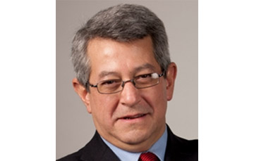 Dr. Mauricio Merino Huerta