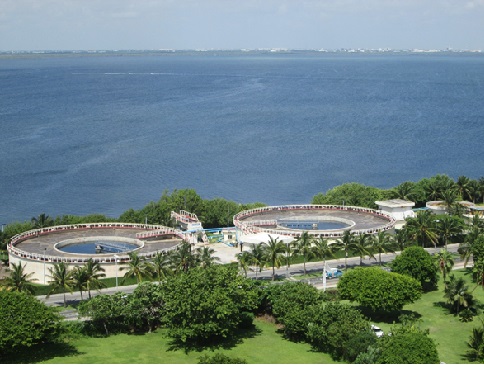 foto panorámica de la Planta de Tratamiento de Aguas Residuales Gucumatz, en Cancún, Quintana Roo.