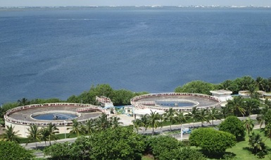 foto panorámica de la Planta de Tratamiento de Aguas Residuales Gucumatz, en Cancún, Quintana Roo.