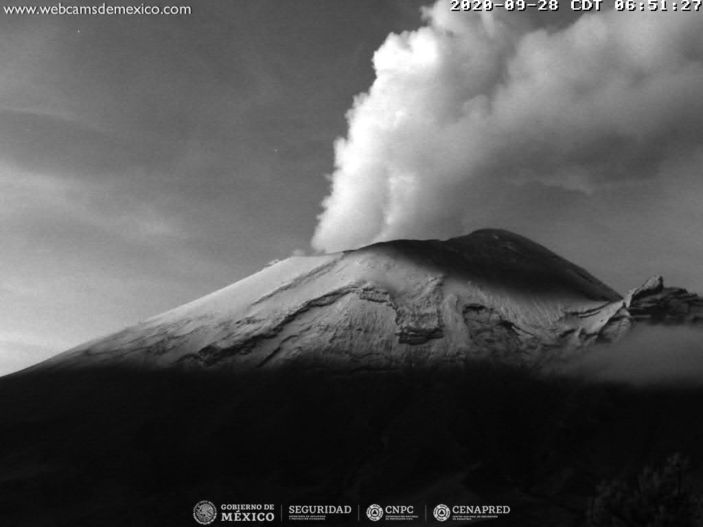 En las últimas 24 horas, mediante el sistema de monitoreo del volcán Popocatépetl se identificaron 152 exhalaciones y 165 minutos de tremor.