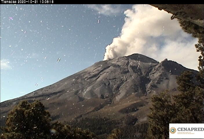 En las últimas 24 horas, mediante el sistema de monitoreo del volcán Popocatépetl se identificaron 179 exhalaciones acompañados por emisiones de gases volcánicos y en ocasiones ligeras cantidades de ceniza.