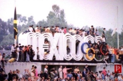 Gradas del Estadio Olímpico Universitario durante los Juegos de México 68
