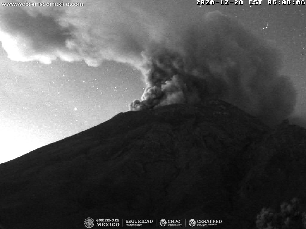 En las últimas 24 horas, mediante los sistemas de monitoreo del volcán Popocatépetl se identificaron 23 exhalaciones y 415 minutos de tremor, en ocasiones acompañados por emisiones de gases volcánicos y ceniza.