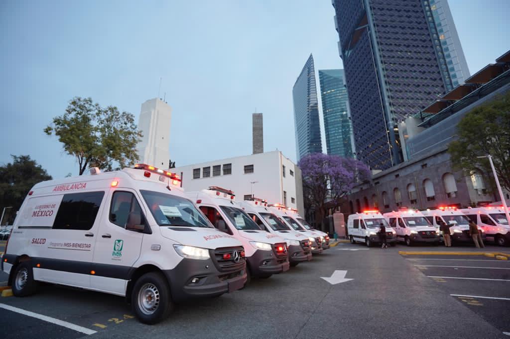 Entrega de Ambulancias de Urgencias Básicas para los Hospitales Rurales de IMSS-Bienestar