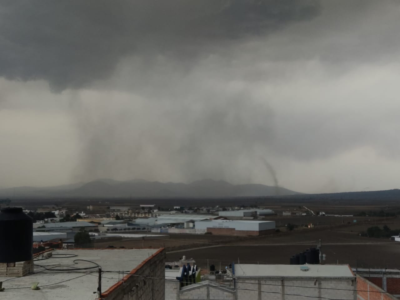 Tornado en Apan, Hidalgo 06 de abril de 2021