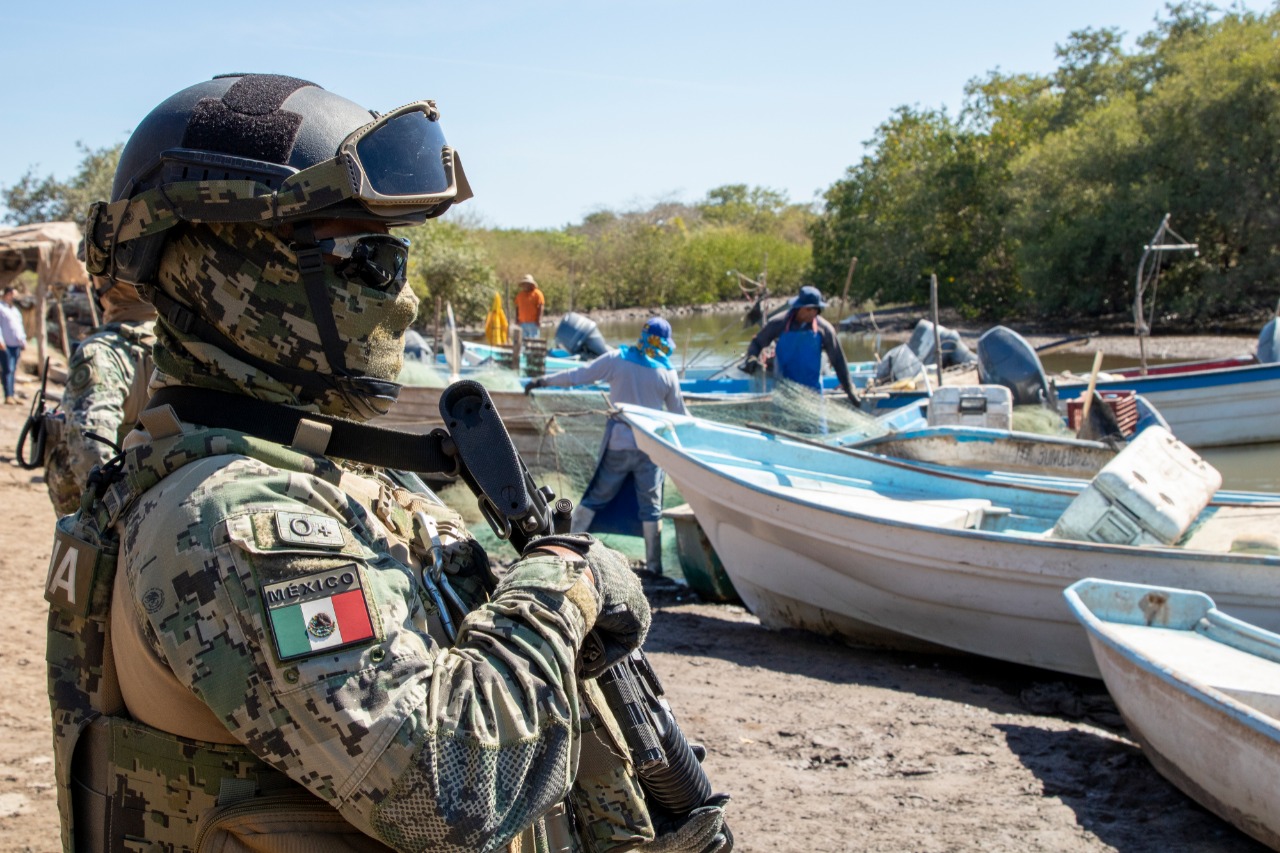 Instala la Secretaría de Marina campamento base en el sistema lagunar Huizache-Caimanero y se coordina con la Conapesca en inspección y vigilancia. 