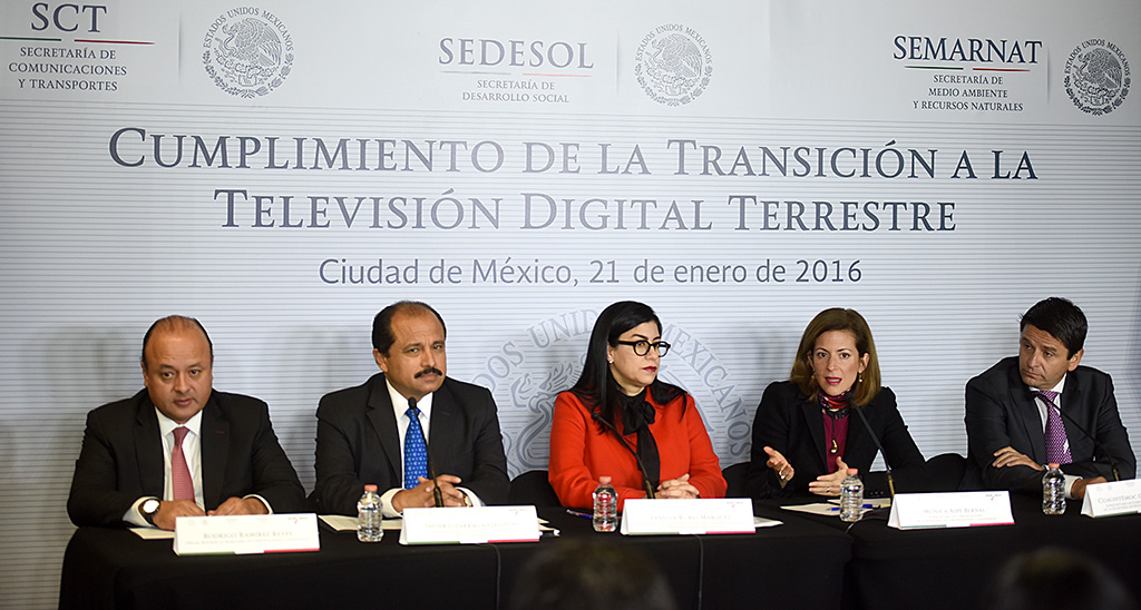 Esfuerzo compartido entre la Secretaría de Comunicaciones y Transportes, IFT, SEDESOL, y SEMARNAT, para alcanzar la Transición a la Televisión Digital Terrestre en México