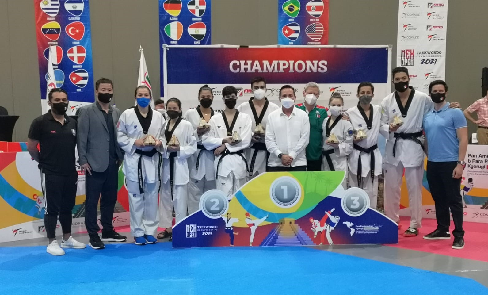 Selección Mexicana de Taekwondo en evento de Cancún. Cortesía
