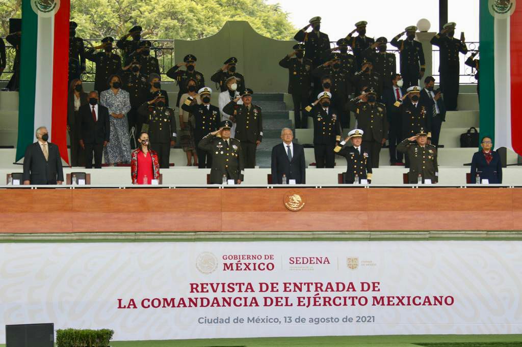 Revista de Entrada de la Comandancia del Ejército Mexicano