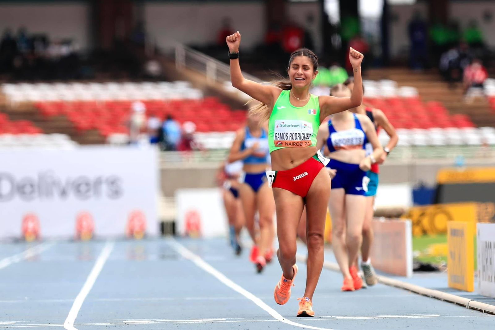 Sofía Ramos cruza la meta en el Mundial de Atletismo Sub-20 con sede en la capital de Kenia. Cortesía
