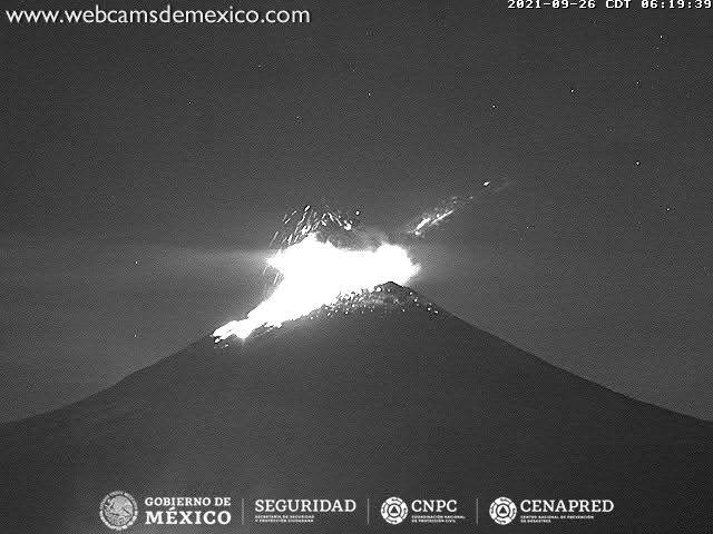 En las últimas 24 horas, mediante los sistemas de monitoreo del volcán Popocatépetl se identificaron 221 exhalaciones, acompañadas de vapor de agua, gases volcánicos y en ocasiones bajas cantidades de ceniza. 