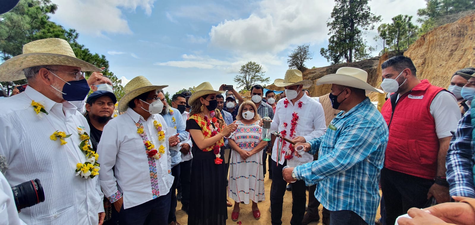 El secretario Arganis Díaz-Leal realizó un recorrido de supervisión del Programa de Pavimentación de Caminos a Cabeceras Municipales en Oaxaca 2019-2024