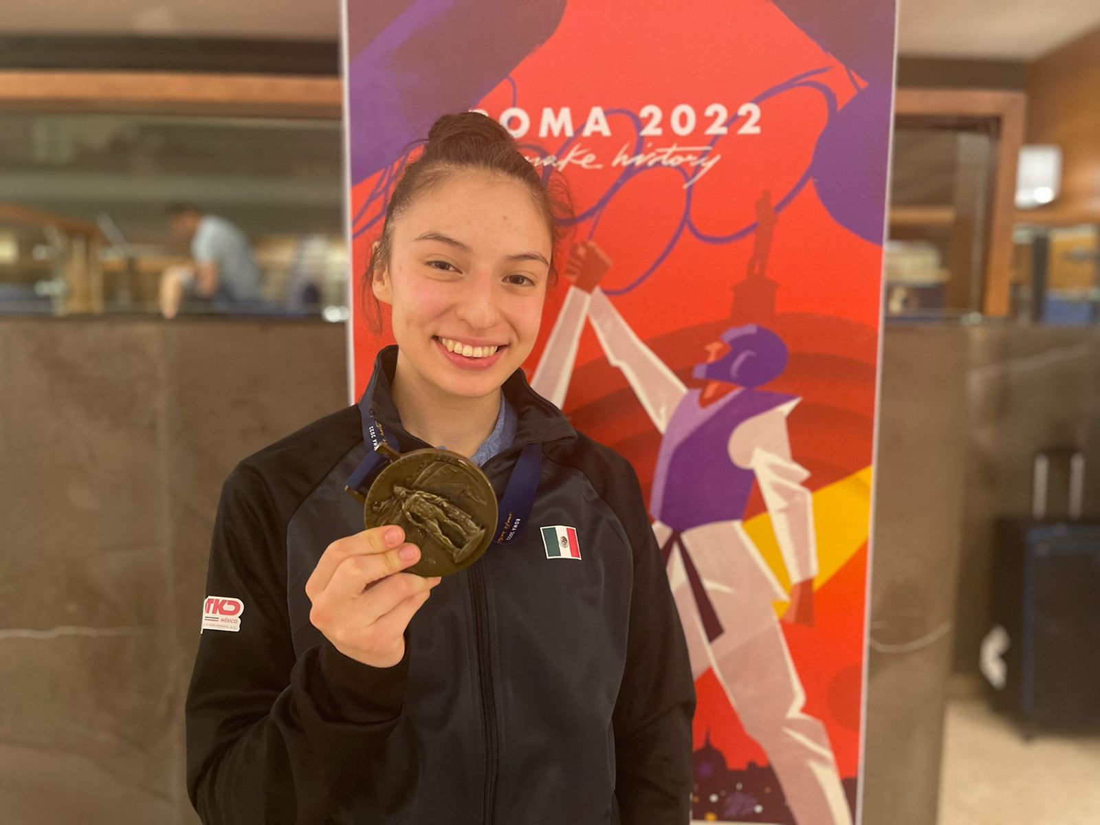 Daniela Souza, luce su medalla de bronce en Roma. CONADE
