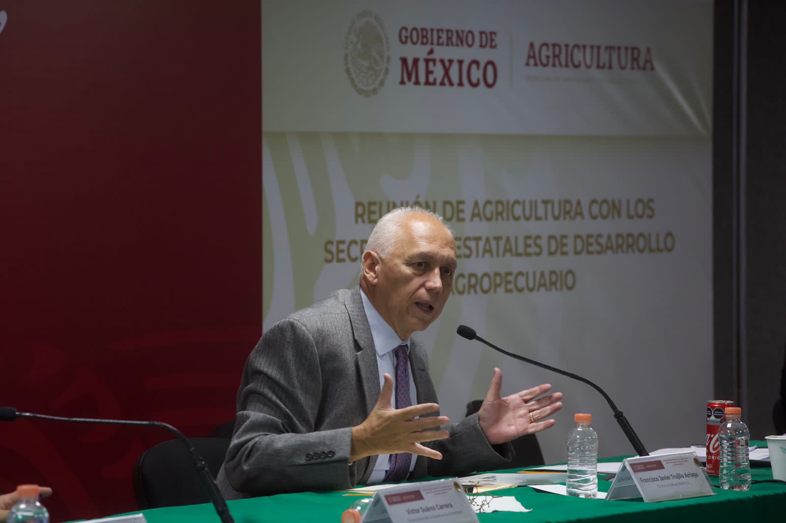 El director en jefe del Senasica, Francisco Javier Trujillo Arriaga, durante su ponencia “La Sanidad Agropecuaria. Su Importancia en la Producción de Alimentos y la Exportación”