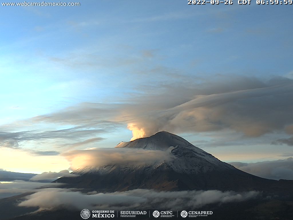 En las últimas 24 horas, mediante los sistemas de monitoreo del volcán Popocatépetl, se detectaron 63 exhalaciones. 