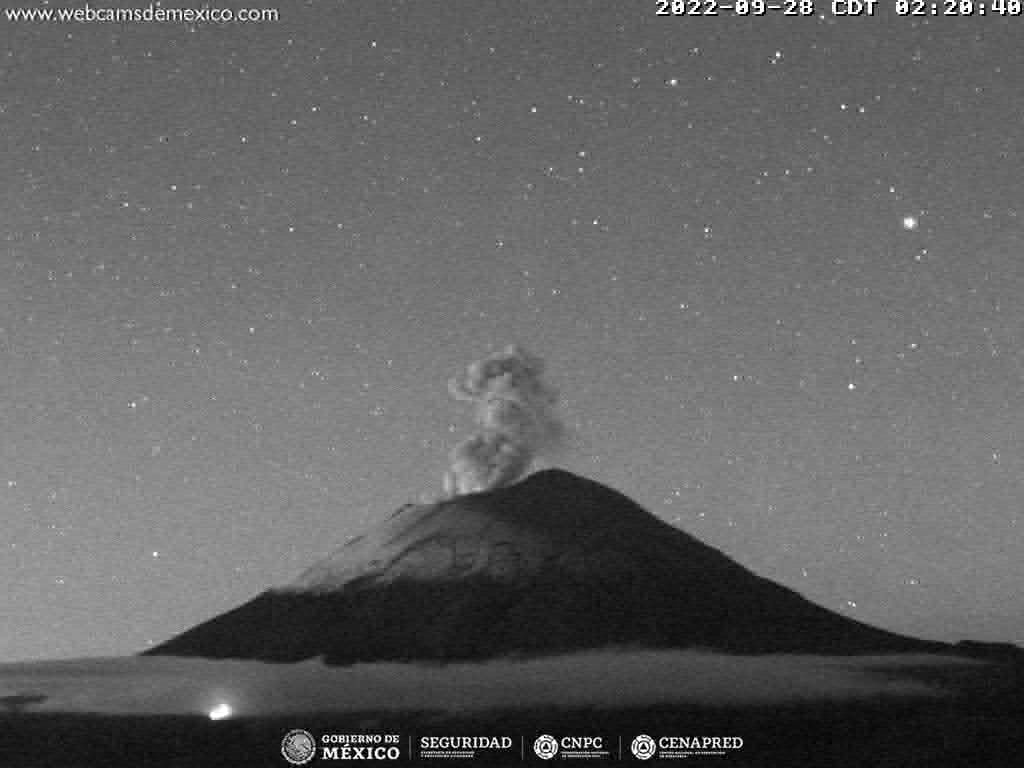 En las últimas 24 horas, mediante los sistemas de monitoreo del volcán Popocatépetl, se detectaron 92 exhalaciones y 22 minutos de tremor.