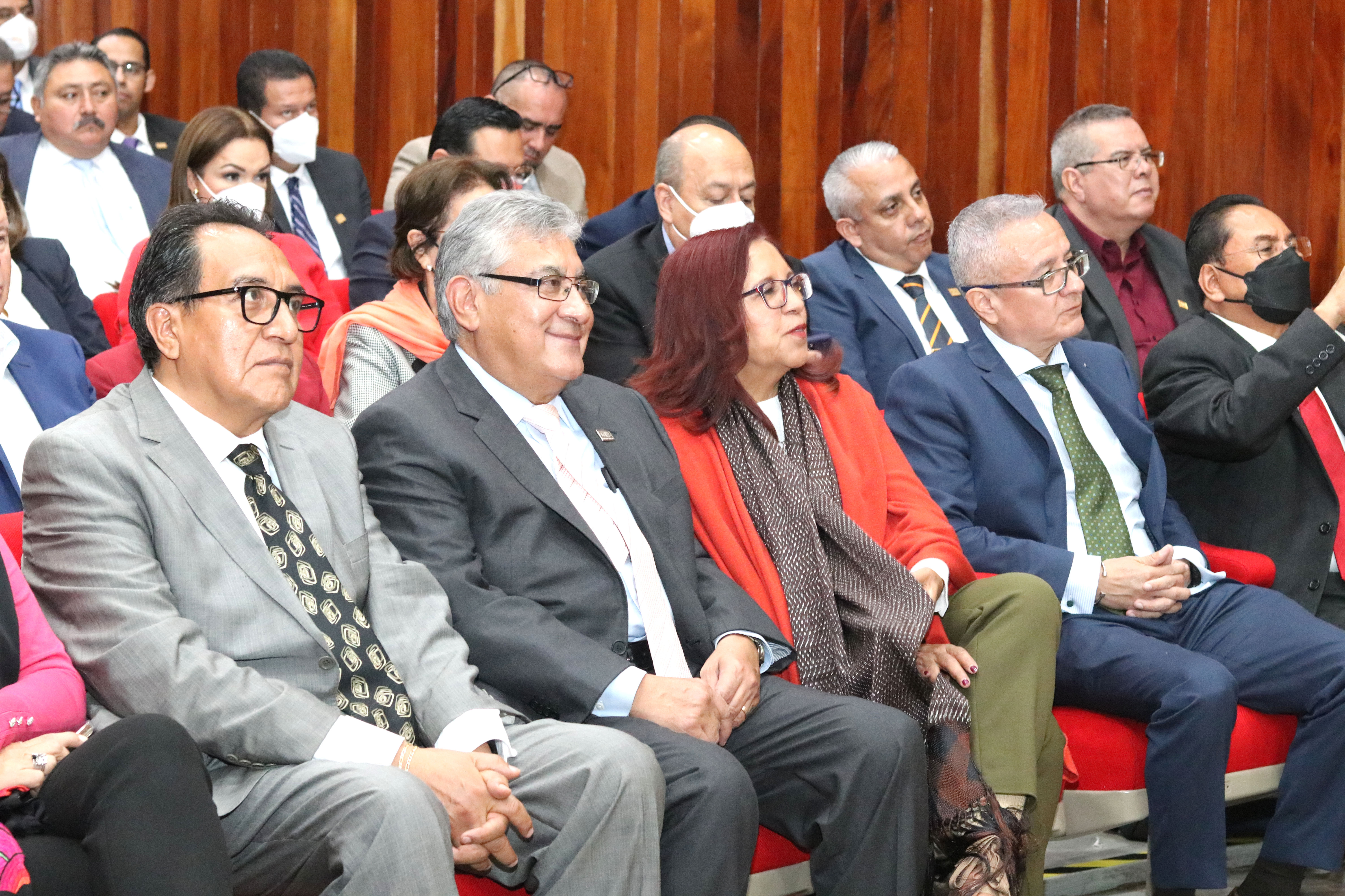 •	La titular de Educación, Leticia Ramírez Amaya, y el secretario general del SNTE, Alfonso Cepeda Salas, coinciden en el marco de la conmemoración del Día Mundial de las y los Docentes