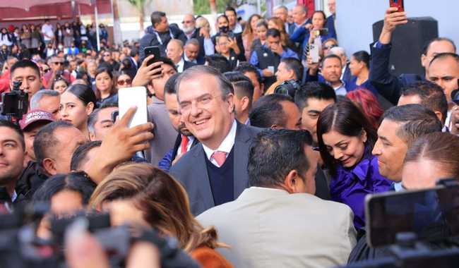 Foreign Secretary Ebrard inaugurates the Tijuana International Airport passport office