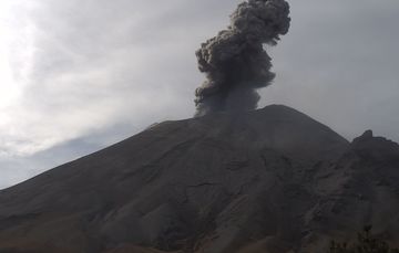 En las últimas 24 horas, mediante los sistemas de monitoreo del volcán Popocatépetl, se detectaron 79 exhalaciones.