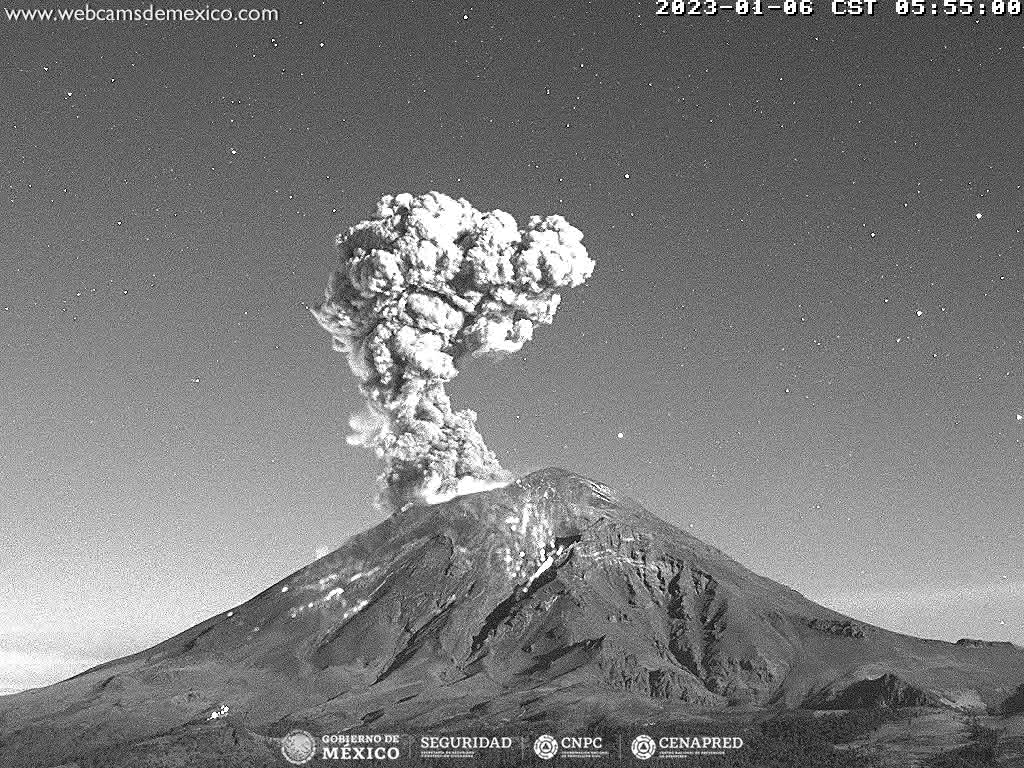 En las últimas 24 horas, mediante los sistemas de monitoreo del volcán Popocatépetl, se detectaron 120 exhalaciones, una explosión y 70 minutos de tremor.