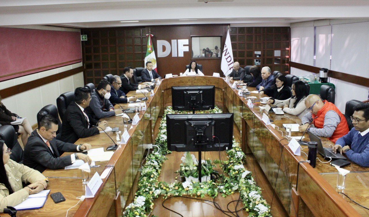 La titular del DIF Nacional, Nuria Fernández Espresate, llamó a los DIF estatales a unir esfuerzos con voluntad