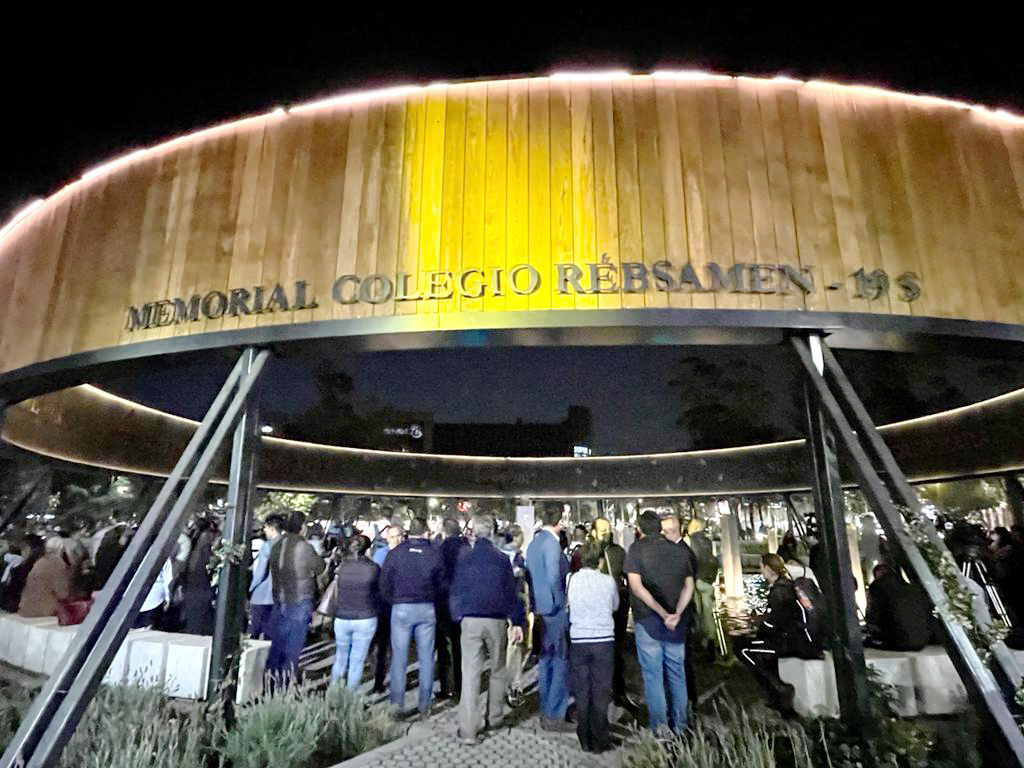 La SEP, el Gobierno de la Ciudad de México y la Alcaldía Tlalpan presentaron el “Memorial Colegio Rébsamen - 19S” ubicado en la Alameda Sur que conmemora a las víctimas del sismo de 2017