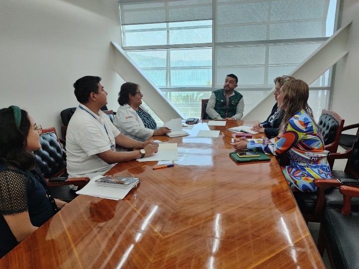 Autoridades de la Comisión Nacional de Arbitraje Médico (CONAMED) y de la Delegación del Instituto Mexicano del Seguro Social (IMSS) 