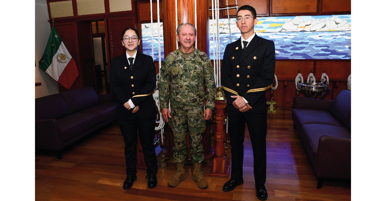 El Almirante Srio. de Marina José Rafael Ojeda Durán,Jaqueline Michelle García Mascareñas y José Rodrigo Villalobos Marín