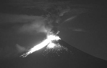 Durante las últimas 24 horas, mediante los sistemas de monitoreo del volcán Popocatépetl, se detectaron 110 exhalaciones acompañadas de vapor de agua, gases volcánicos y en ocasiones ligeras cantidades de ceniza.
