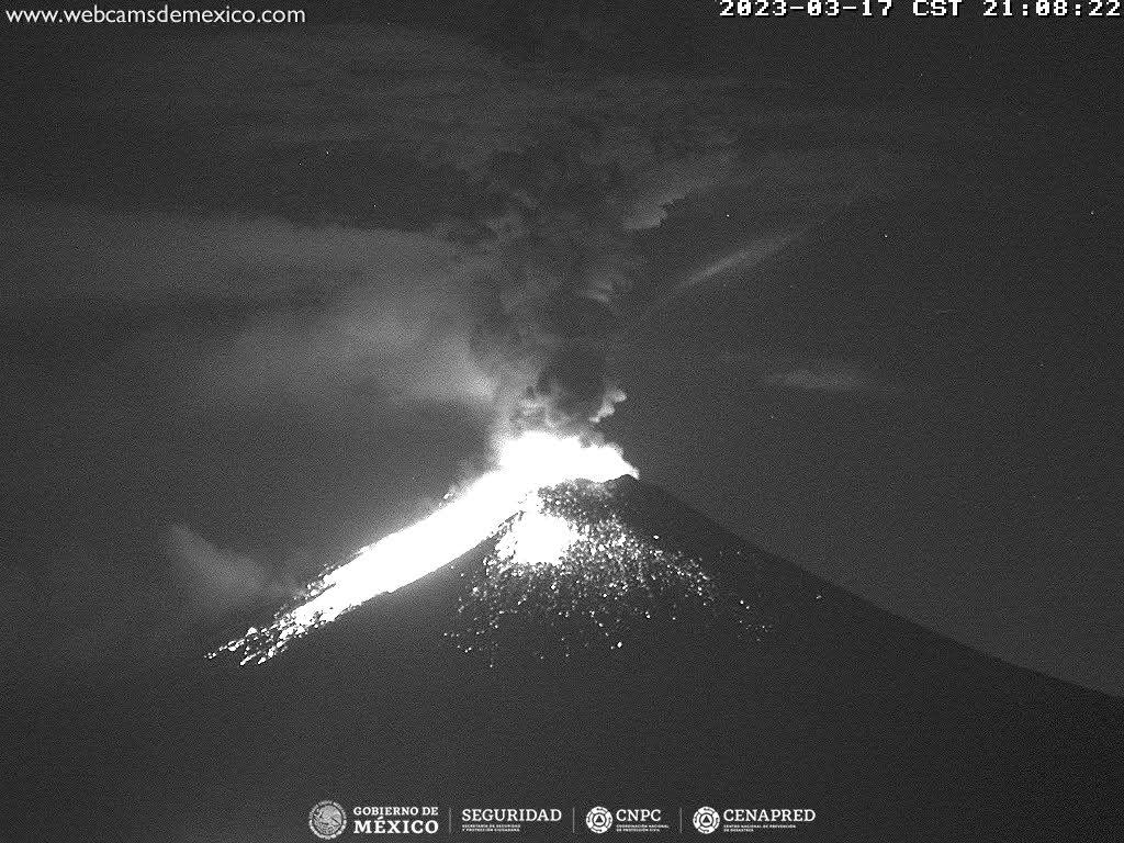 Durante las últimas 24 horas, mediante los sistemas de monitoreo del volcán Popocatépetl, se detectaron 110 exhalaciones acompañadas de vapor de agua, gases volcánicos y en ocasiones ligeras cantidades de ceniza.
