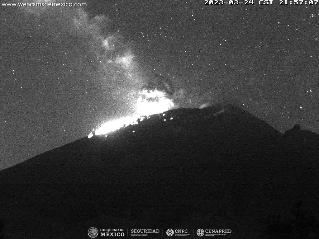 Durante las últimas 24 horas, mediante los sistemas de monitoreo del volcán Popocatépetl, se detectaron 235 exhalaciones acompañadas de vapor de agua, gases volcánicos y ceniza. 