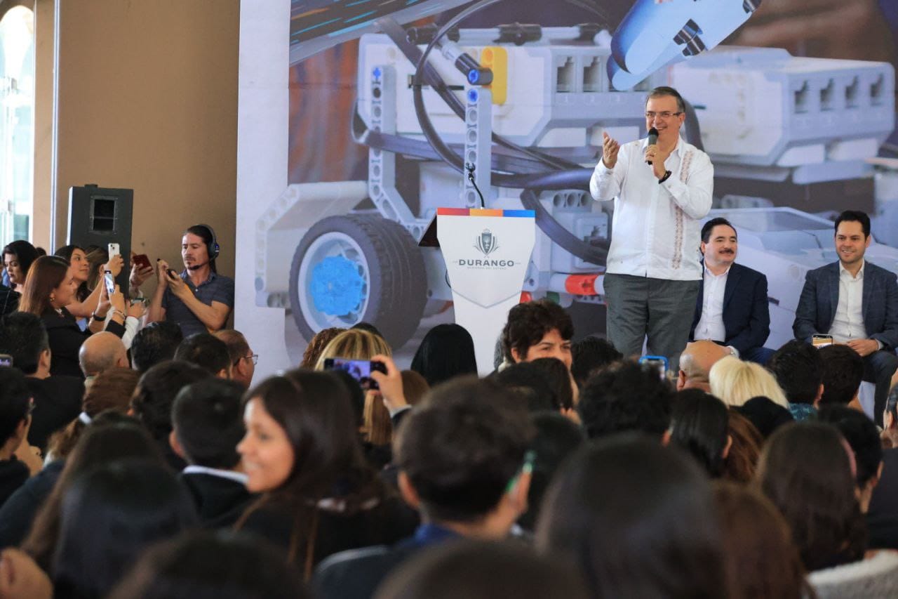 Foreign Secretary Marcelo Ebrard inaugurates the IPN Robotics and Advanced Technologies Tournament in Durango