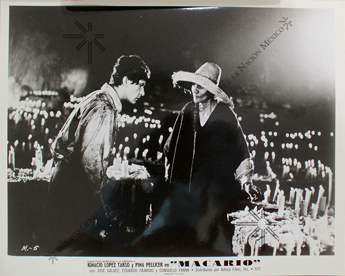 Still promocional de la película Macario en los que aparecen Ignacio López Tarso como Macario y Enrique Lucero como la Muerte, sin fecha