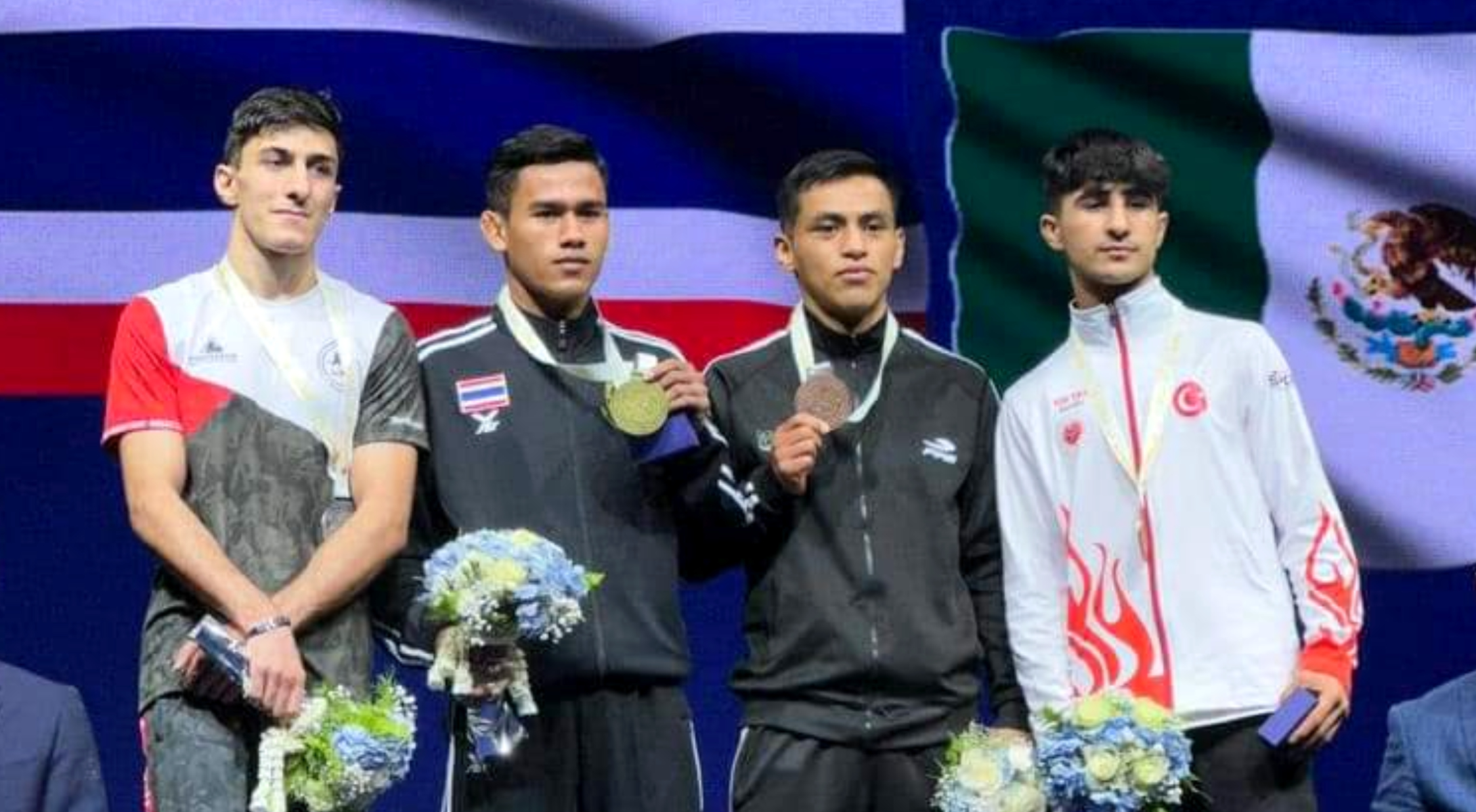 Podio del Campeonato Mundial de Muay Thai en Tailandia, con presencia de México. Cortesía
