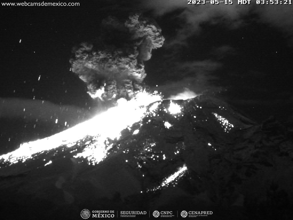 En las últimas 24 horas, mediante los sistemas de monitoreo del volcán Popocatépetl, se detectaron 217 exhalaciones acompañadas de vapor de agua, gases volcánicos y ceniza. Además, se registraron cinco explosiones menores y ocho moderadas.