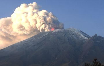 En las últimas 24 horas, mediante los sistemas de monitoreo del volcán Popocatépetl, se detectaron 19 exhalaciones