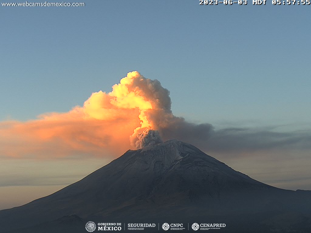 En las últimas 24 horas, mediante los sistemas de monitoreo del volcán Popocatépetl, se detectaron 107 exhalaciones, y 319 minutos de tremor.