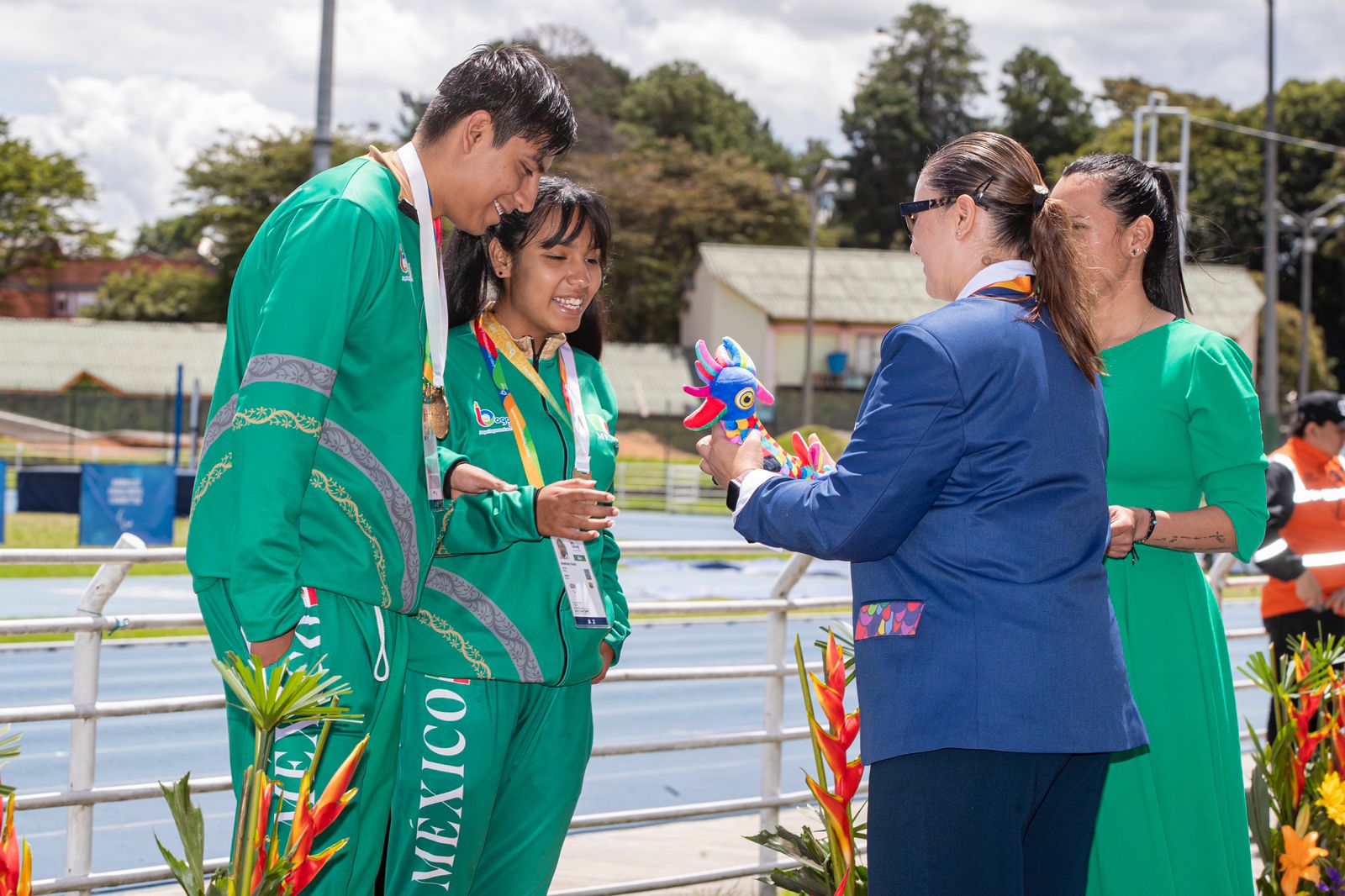 Amairany Rubio recibe medalla de oro en Bogotá 2023. CONADE