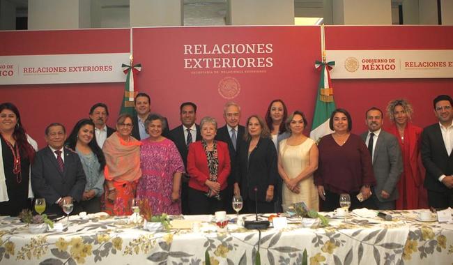 Secretary Bárcena discusses foreign policy issues with Mexican senators