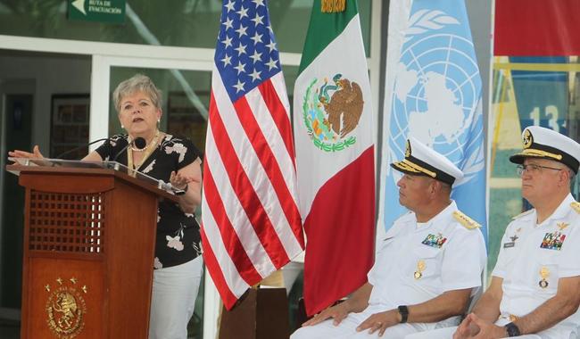 La canciller Alicia Bárcena participa en el lanzamiento del Programa de Control de Contenedores en Manzanillo, Colima