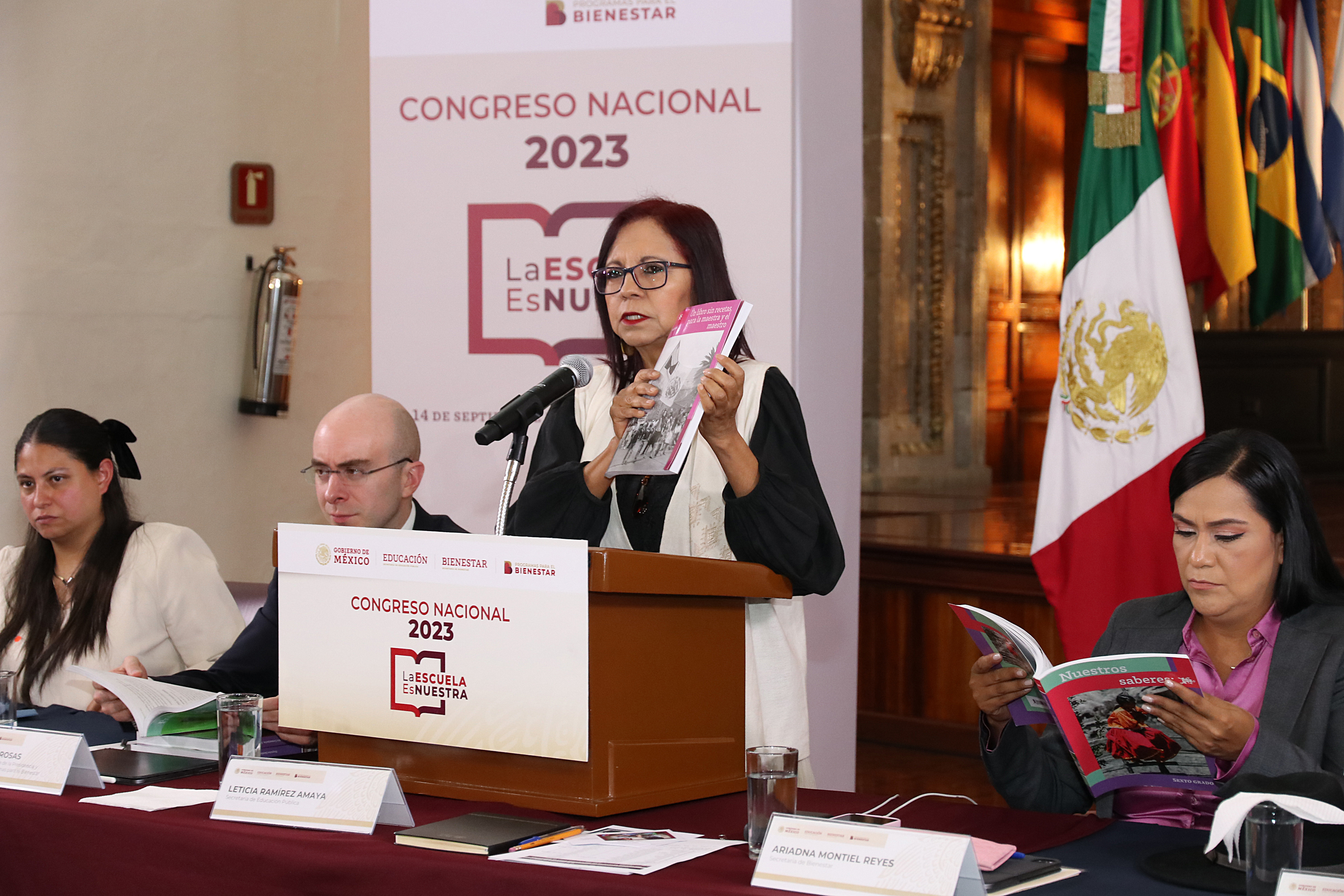 •	Resalta secretaria de Educación Pública, Leticia Ramírez Amaya, fortalecimiento de la democracia participativa, escuela pública y función docente mediante LEN